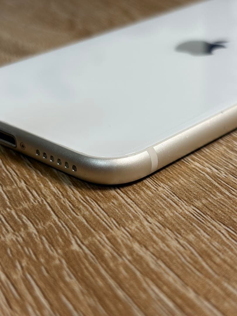 Apple iPhone SE 第3世代　64GB