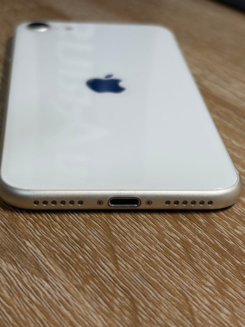 Apple iPhone SE 第3世代　64GB