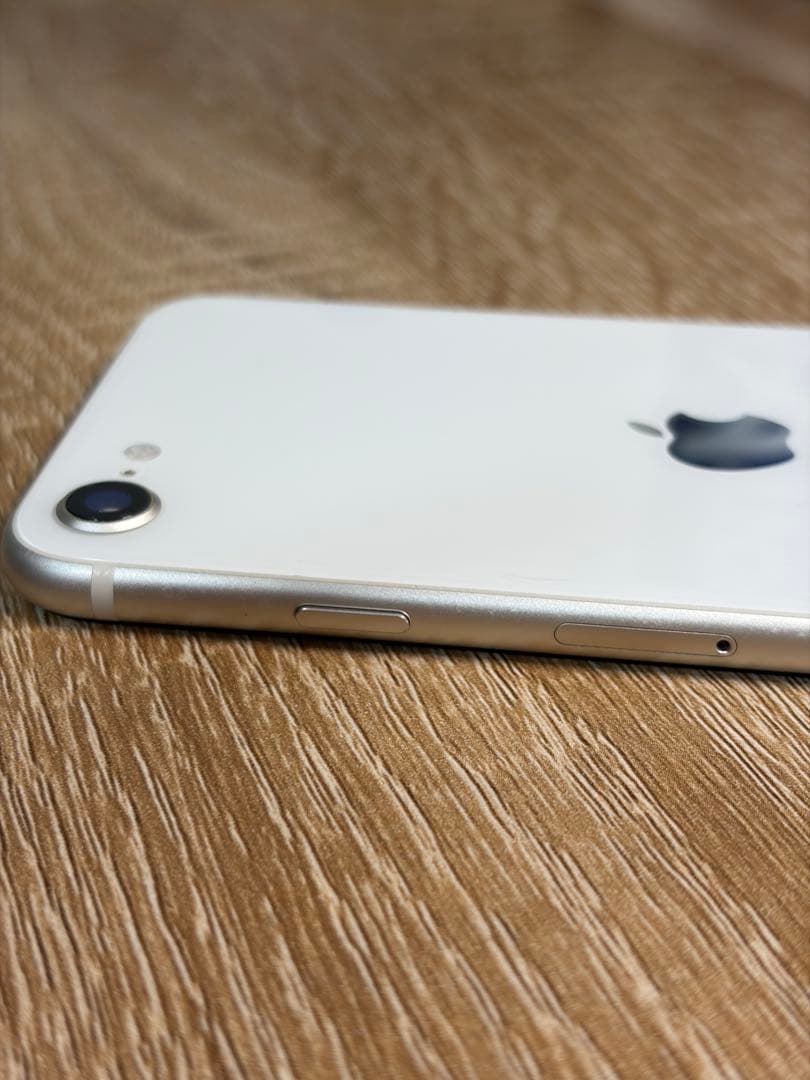 Apple iPhone SE 第3世代　64GB