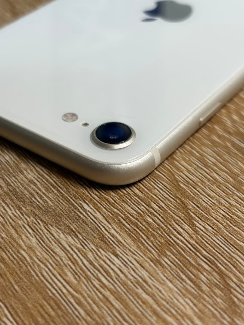 Apple iPhone SE 第3世代　64GB