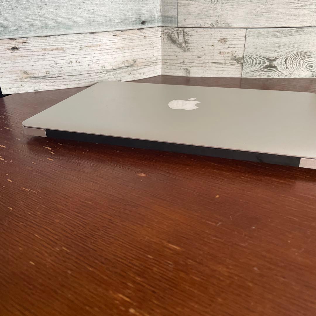 【美品】Apple MacBook Air 11インチ Mid 2012