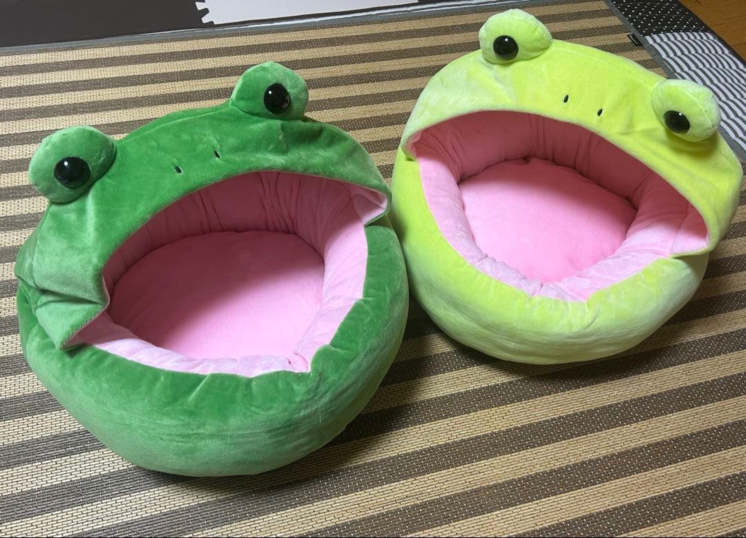 ☆大きなお口のカエルさんクッション☆全2種セット！☆タイトー限定☆非売品☆新品☆