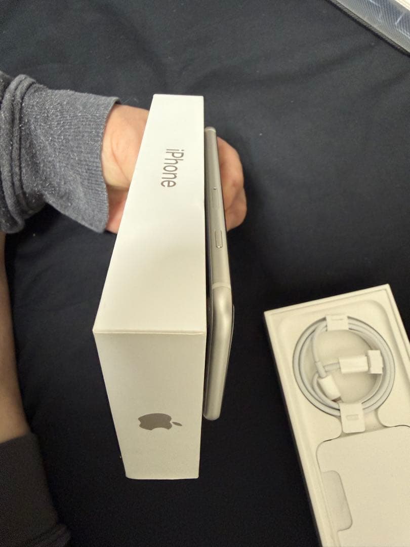⭐︎美品⭐︎iPhone SE (第3世代) バッテリー100% SIMフリー白