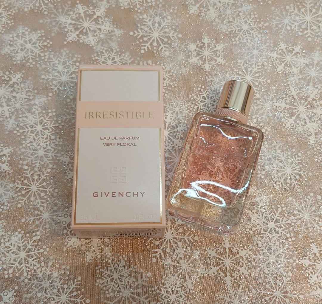 Givenchy イレジスティブル オーデパルファム35ml ジバンシー