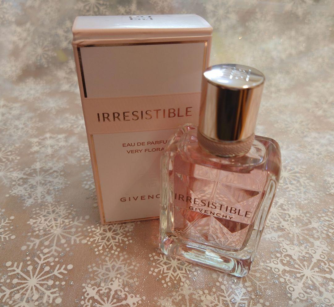 Givenchy イレジスティブル オーデパルファム35ml ジバンシー