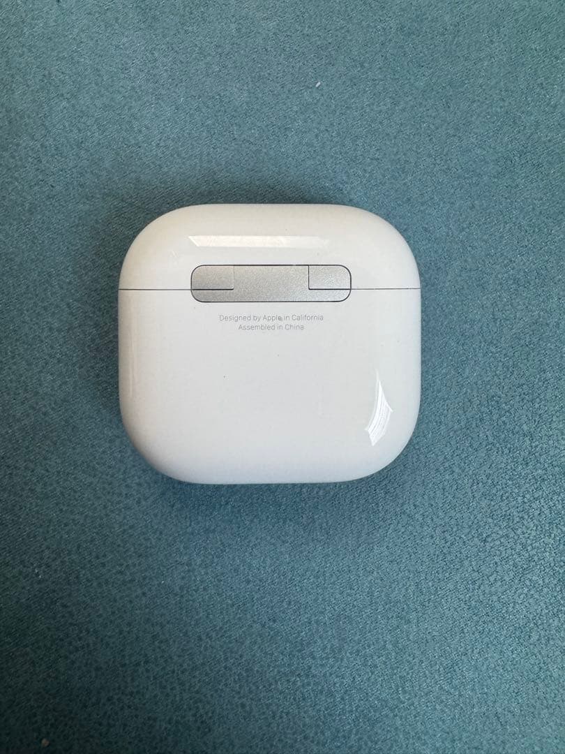 正規品 A3059 003-240094 AirPods 4世代 充電ケースのみ