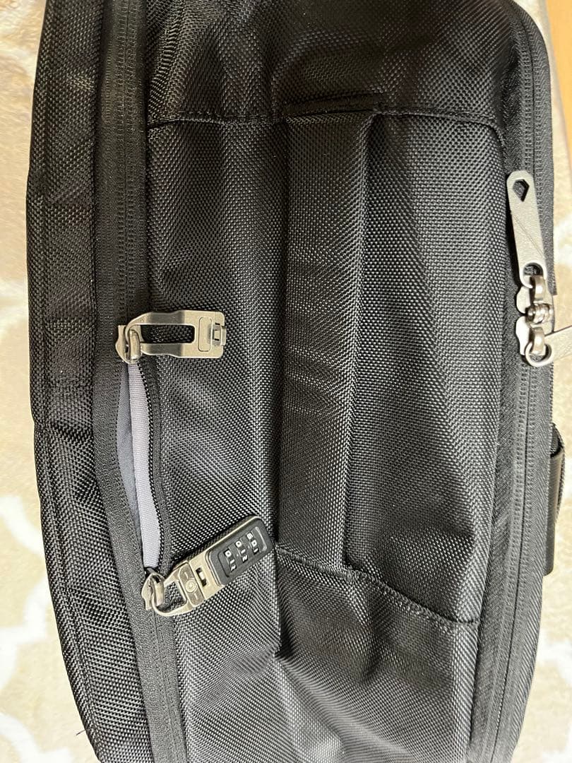 インナックス ブラックバックパック YKKロック付き
