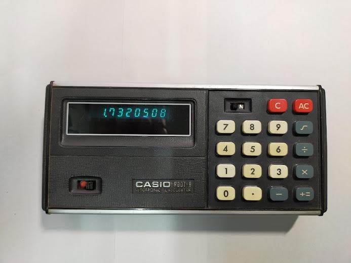 CASIO カシオ 電子計算機ROOT-8　ACアダプタ－付です。計算できます。