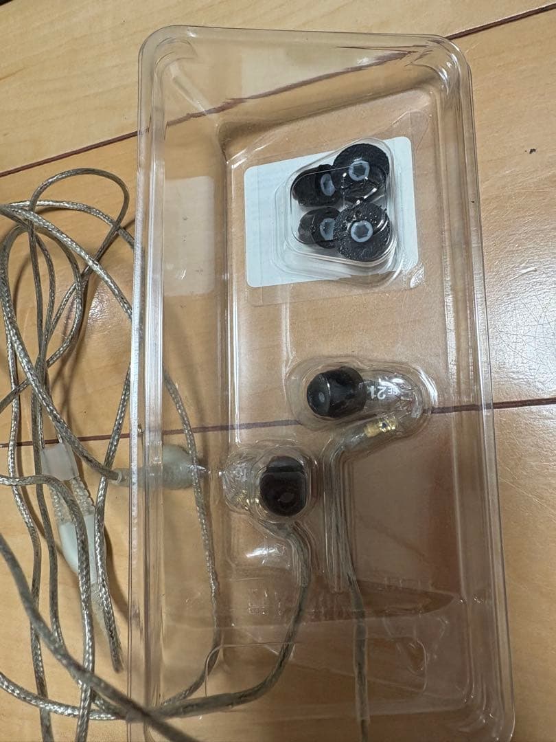 SHURE イヤホン se215