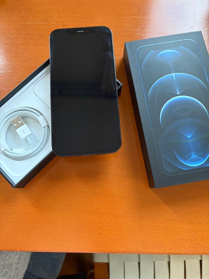 【超美品】Apple iPhone 12 Pro グラファイト 本体＆装備品