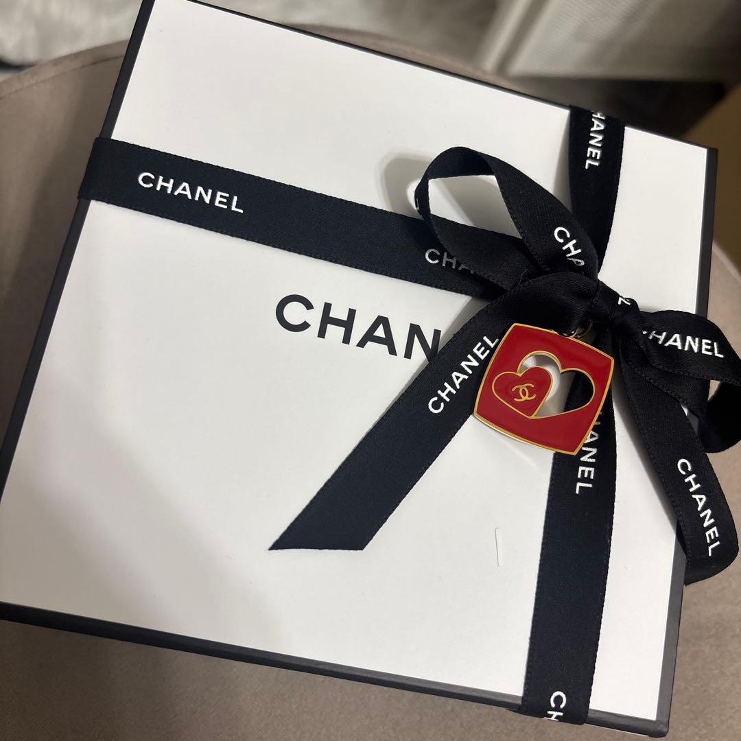 CHANELラ　クレーム　マン　デニム　ハンドクリーム、ハイライター　2点セット