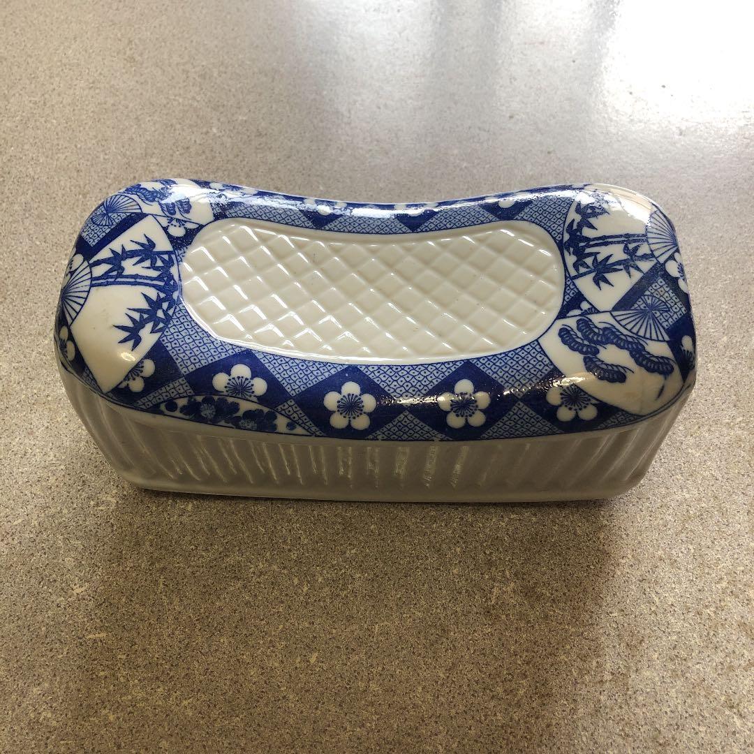 陶器製の枕　陶枕　染付模様