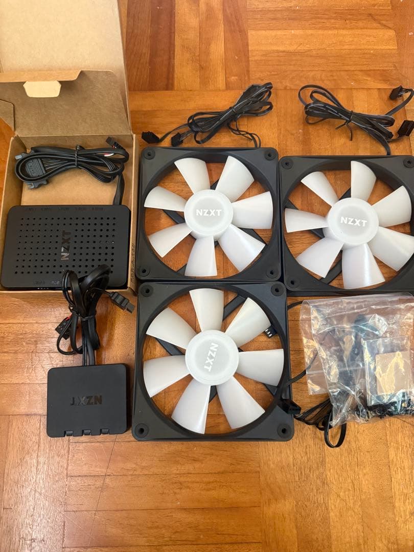 NZXT F120 RGB CORE 3PACK RGB&Fanコントローラー