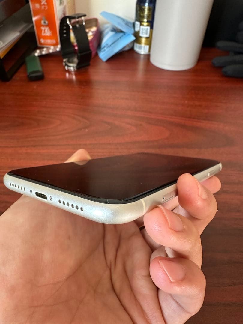 Apple iPhone 11 ホワイト　64gb