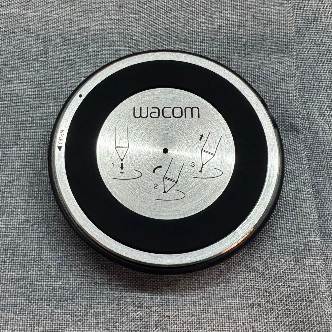 Wacom Intuos Pro ペンタブレット 美品　ケース付き