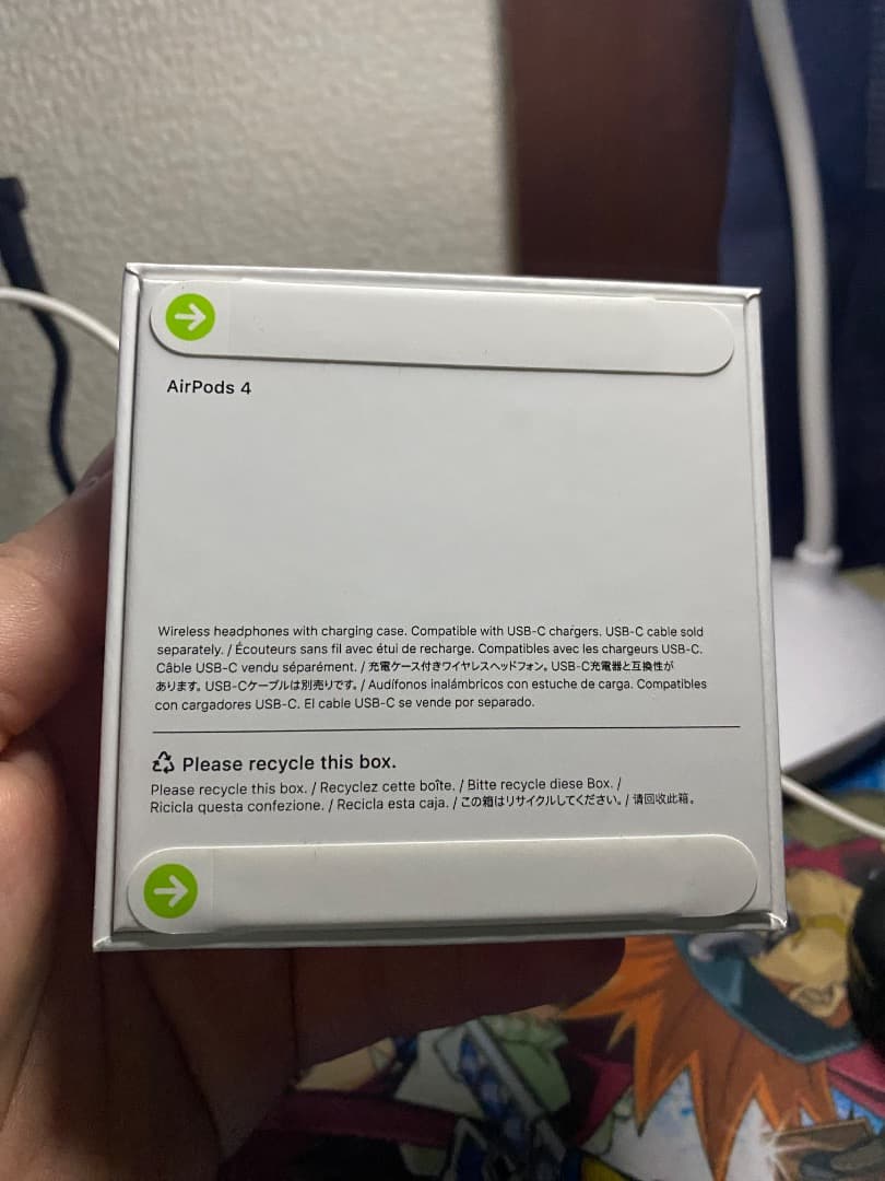 AirPods 4 USB-C充電ケース付き