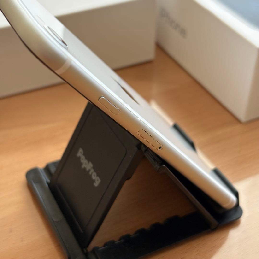 【美品】iPhone SE (第2世代) ホワイト 128GB
