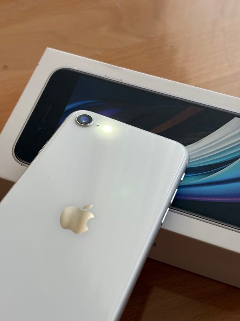 【美品】iPhone SE (第2世代) ホワイト 128GB