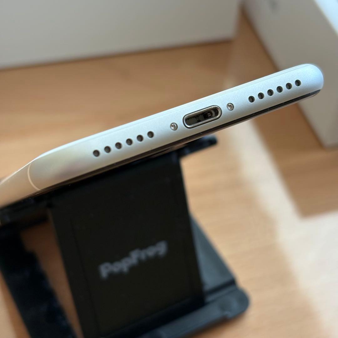 【美品】iPhone SE (第2世代) ホワイト 128GB
