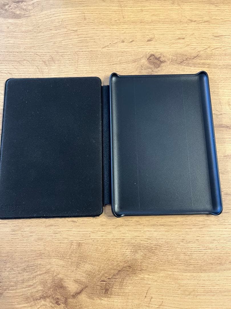 Kindle Paperwhite 8GB ブラック 電子書籍リーダー　ケース付