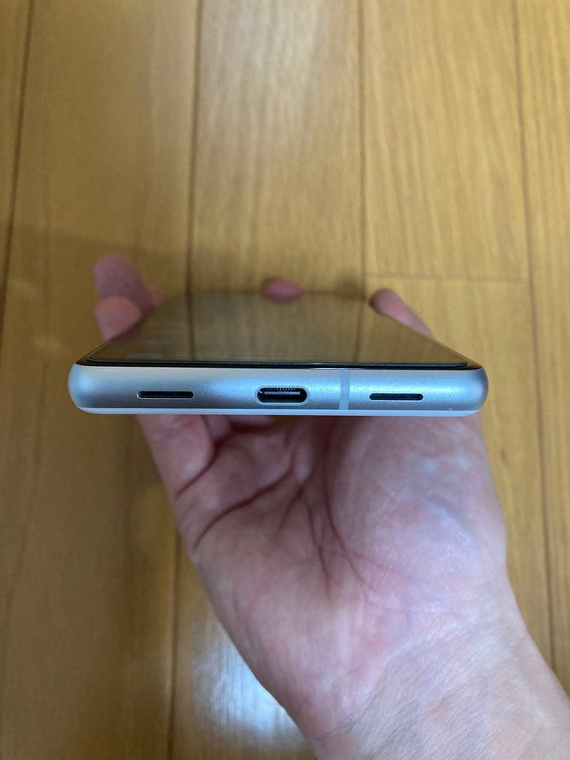 Google Pixel 7a 本体 スノー　ケース付き