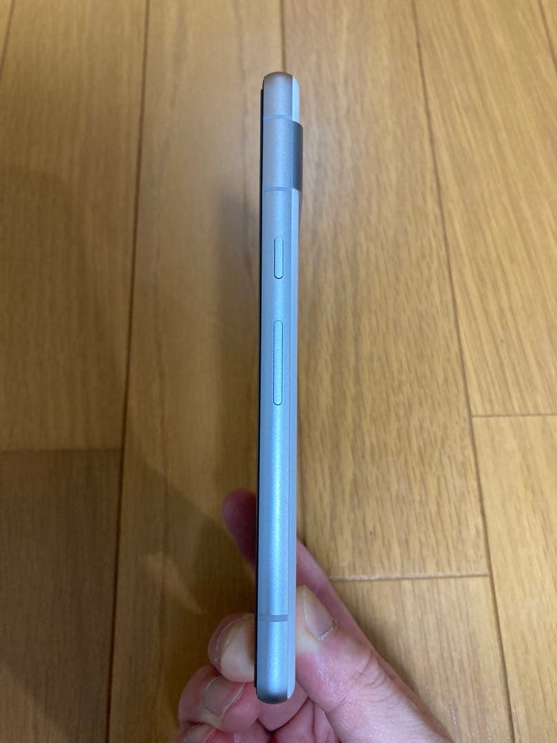 Google Pixel 7a 本体 スノー　ケース付き