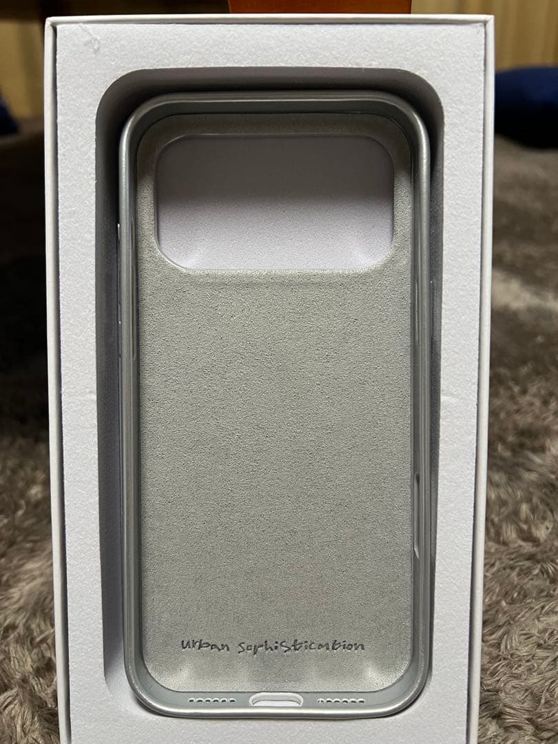 R　Urban Sophistication シルバー　iPhoneケース