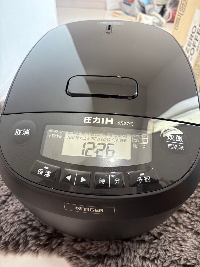 展示品　タイガー 圧力IH炊飯器 1升炊き 炊きたて JPV-C180KG