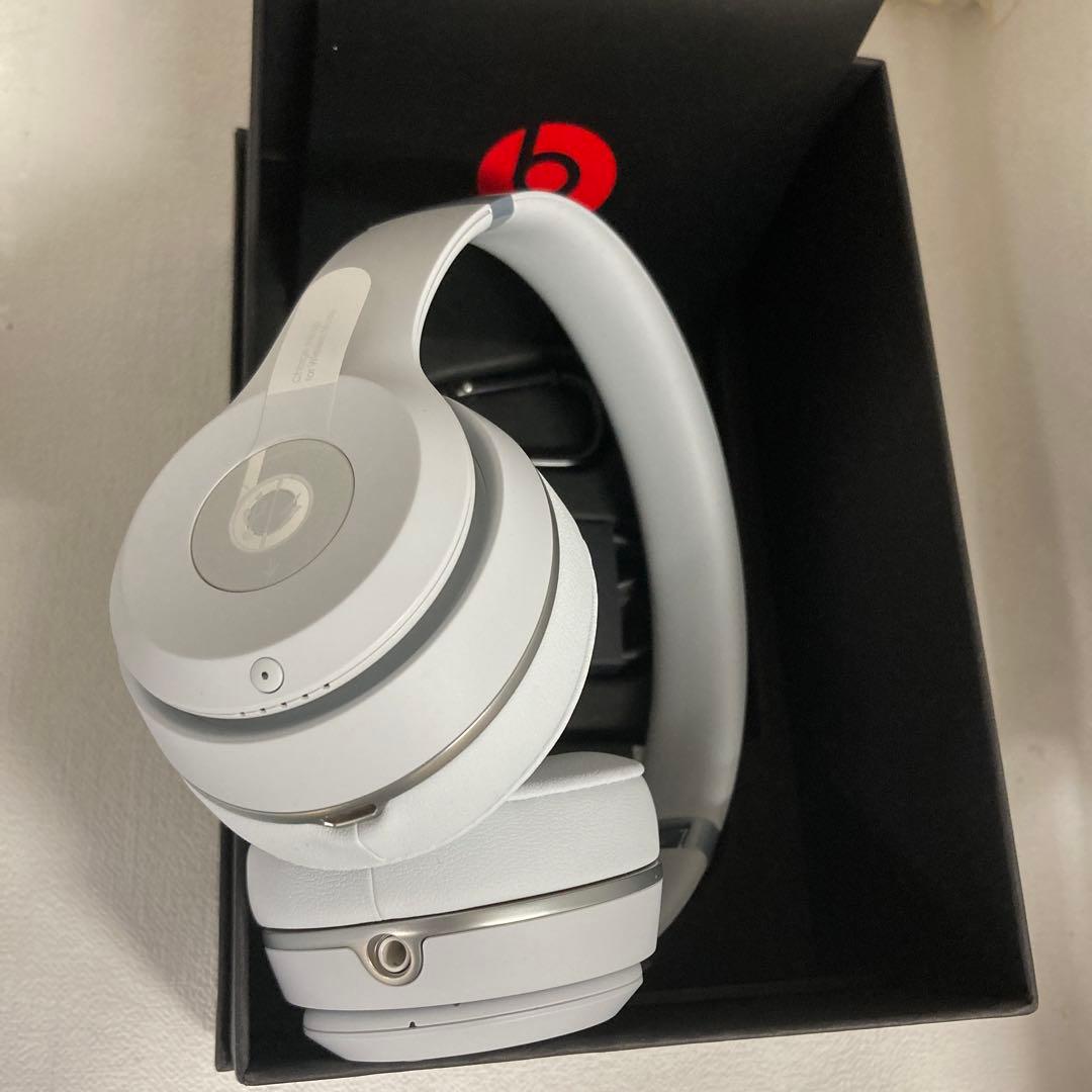 7)未使用beats solo3 ワイヤレス ヘッドフォン　マットシルバー