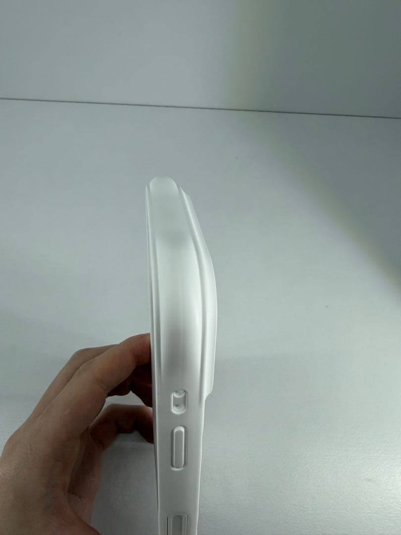 casetify iPhone17pro ウェーブシリコンケース　AirPods
