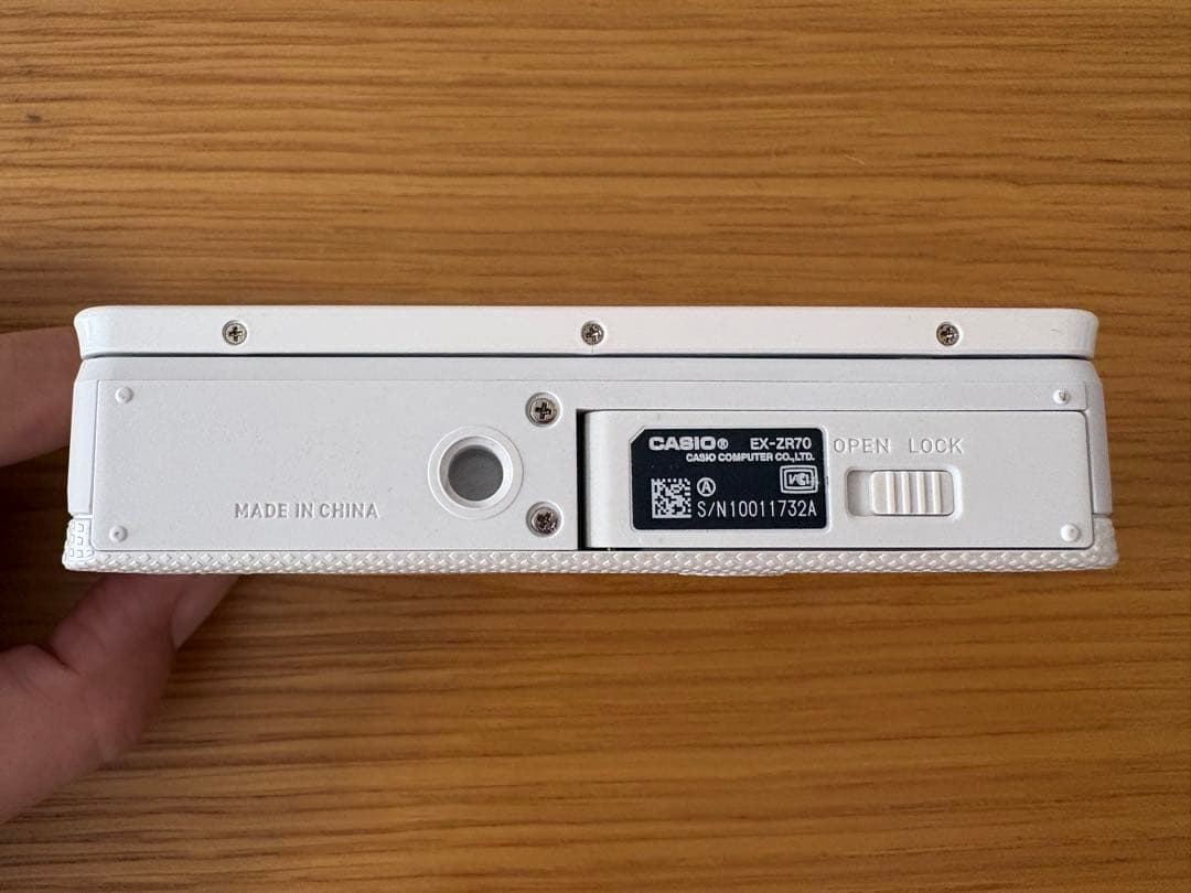 CASIO EXILIM EX-ZR70 ホワイト