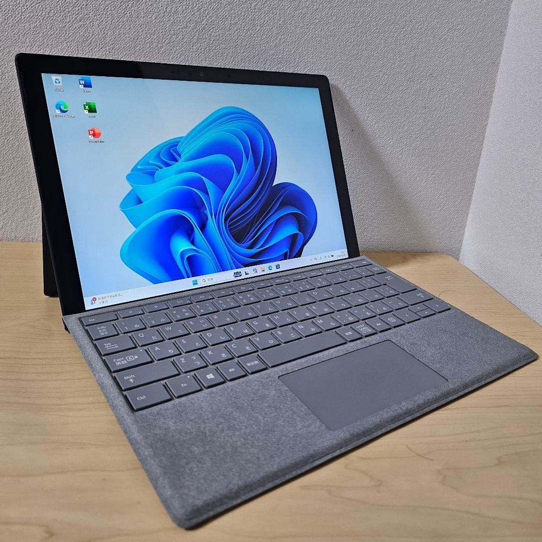 Surface Pro 7／Core i5 10世代／ブラック／ペン