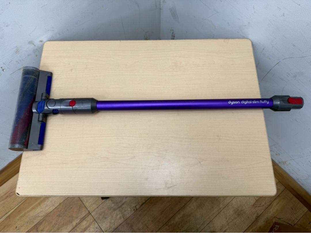 TG426☆美品☆ダイソン☆Dysyn☆SV18☆コードレス掃除機☆スタンド付