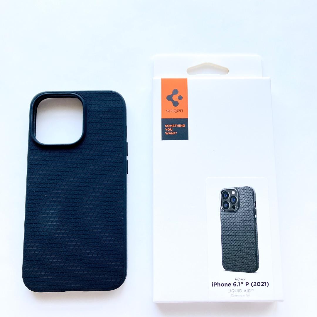 ✨ Spigen iPhone13Pro ケース　さらさら マットブラック