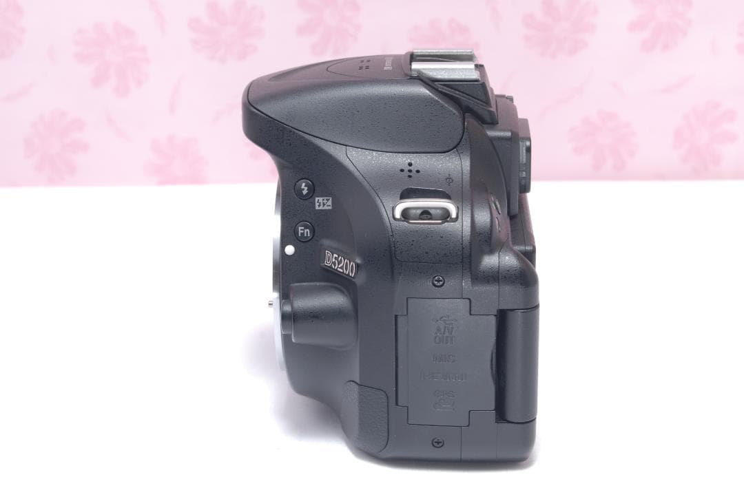 ⭐️軽量＆コンパクト⭐️Nikon D5200　ニコン　デジタル一眼レフ