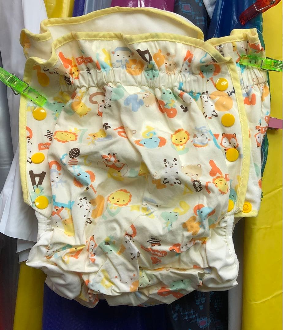 おむつカバー　Sサイズ　黄色のプラホック　可愛い　裏は撥水　難有品　説明一読を