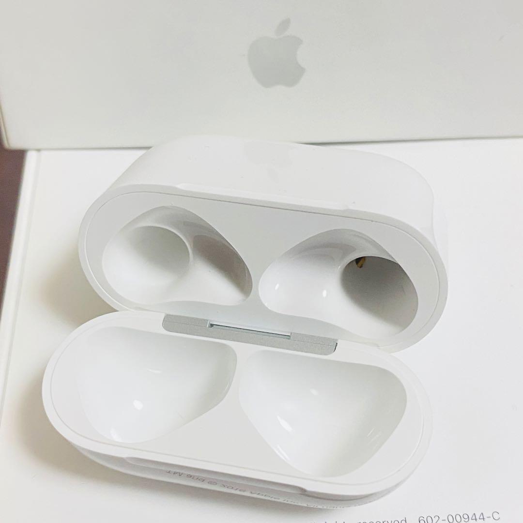 ［正規品］AirPods 4 第四世代　ケース　アイポーズ　ANC 充電器