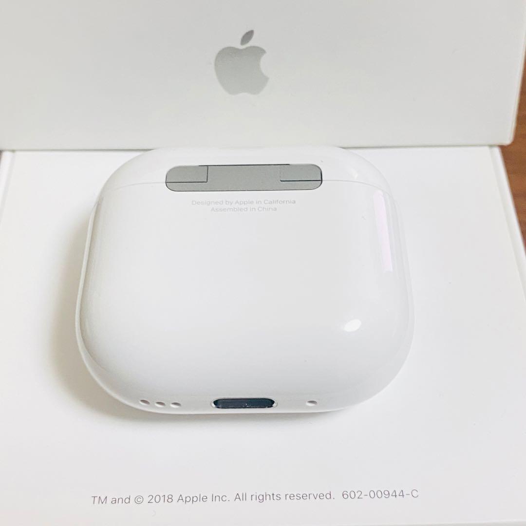 ［正規品］AirPods 4 第四世代　ケース　アイポーズ　ANC 充電器