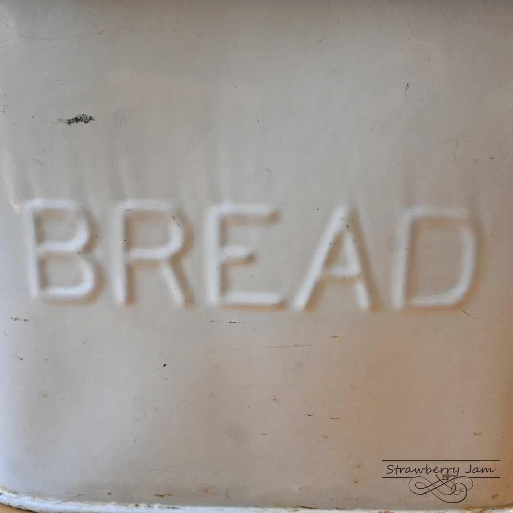 L3710-78 英国アンティーク ホーロー ブレッド缶 BREAD 小物入れ