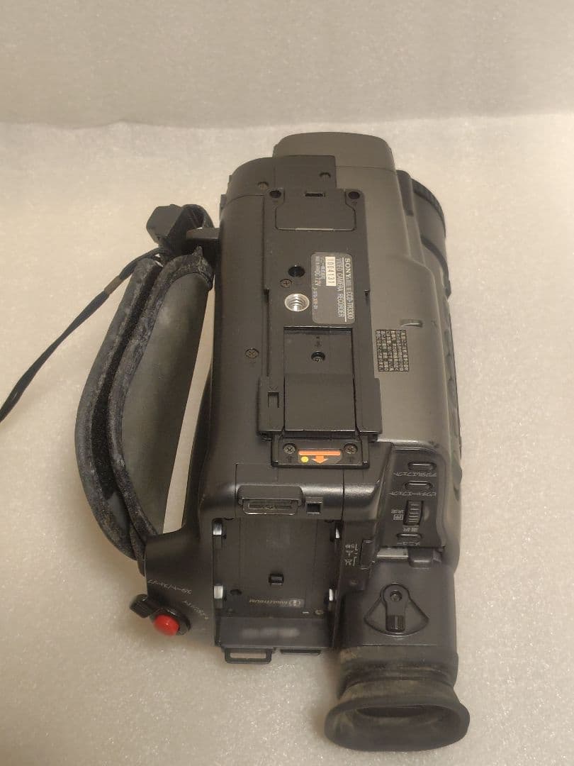 ビデオカメラ SONY Handycam CCD-TR3300 Hi8