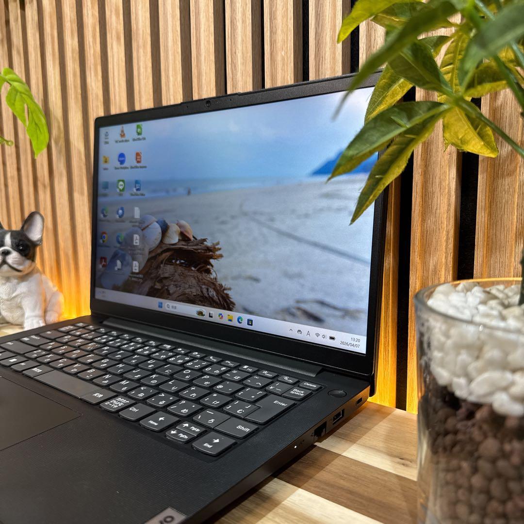 準美品 新型2024年モデル‼️☘Lenovo☘SSD512GB☘ノートパソコン