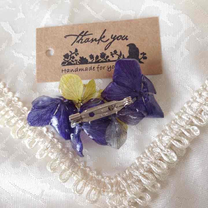 ブローチ ✩*॰本物のお花を✩*॰ ストーンつき