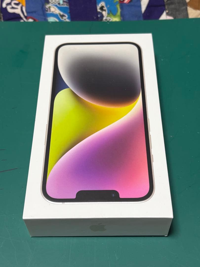 Apple iPhone 14 本体 ESRケース付き