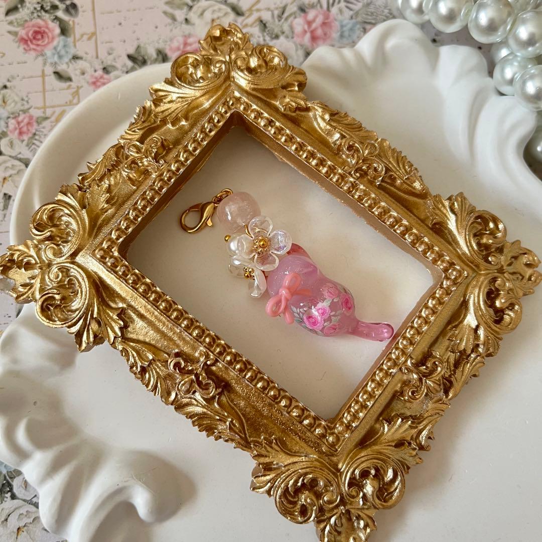 ฅ❤️ レジン　ねこ　天然石　ローズクォーツ　花　薔薇　チャーム　ハート
