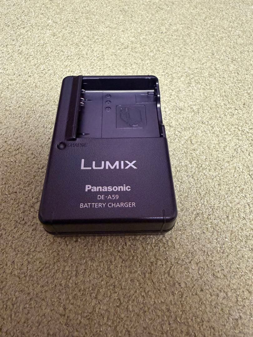 ゲラダヒヒPanasonic LUMIX DMC-FT3 防水デジタルカメ