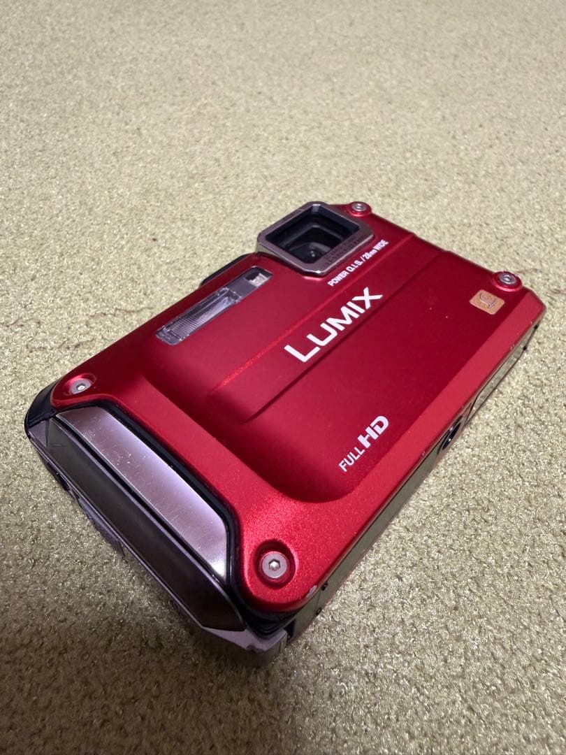 ゲラダヒヒPanasonic LUMIX DMC-FT3 防水デジタルカメ