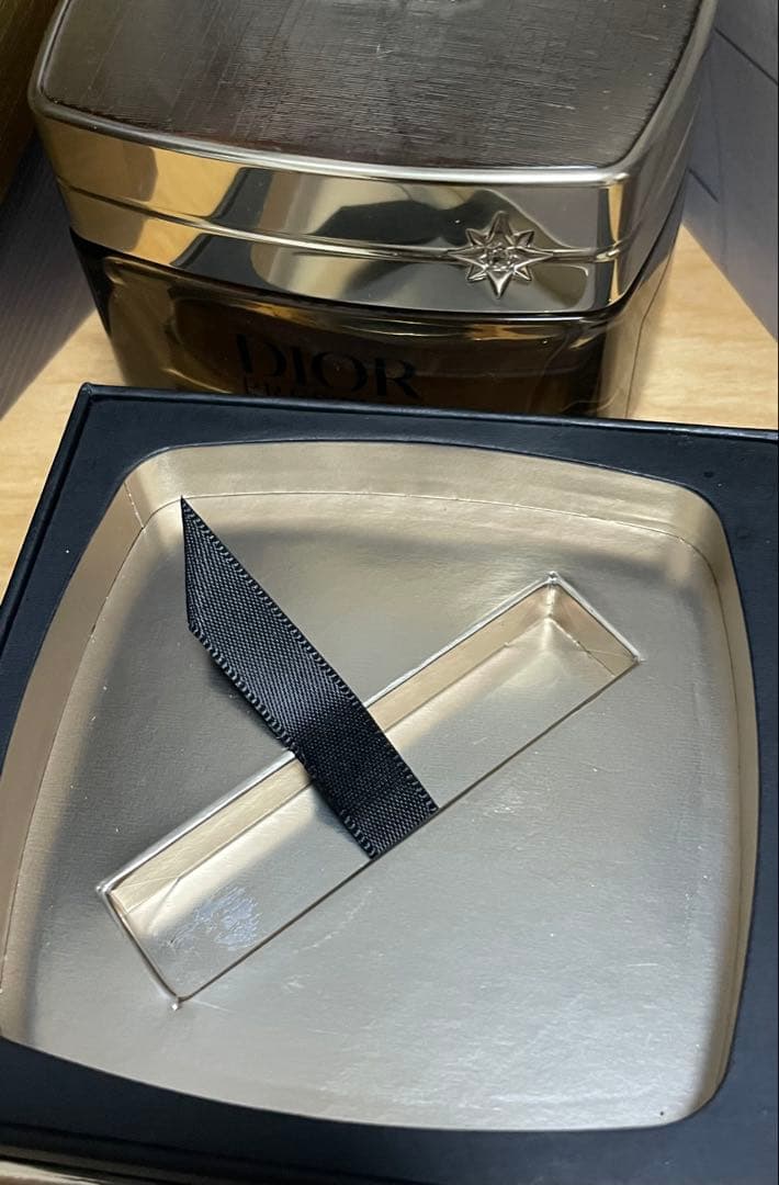 Dior プレステージルボームドミニユイ　ナイトクリーム