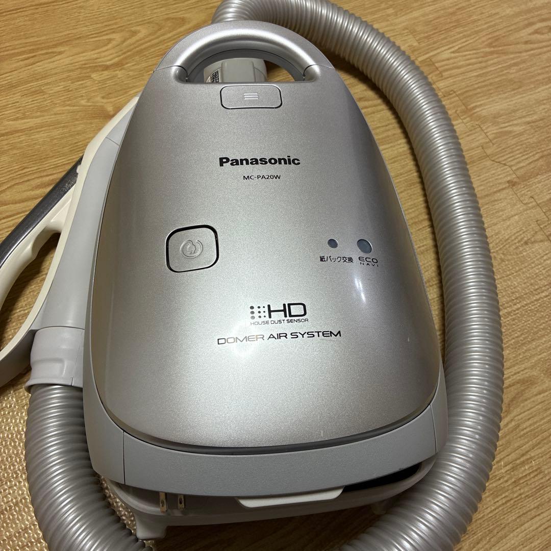 美品 【 Panasonic 掃除機 MC-PA20W 】 付属品付 紙パック式