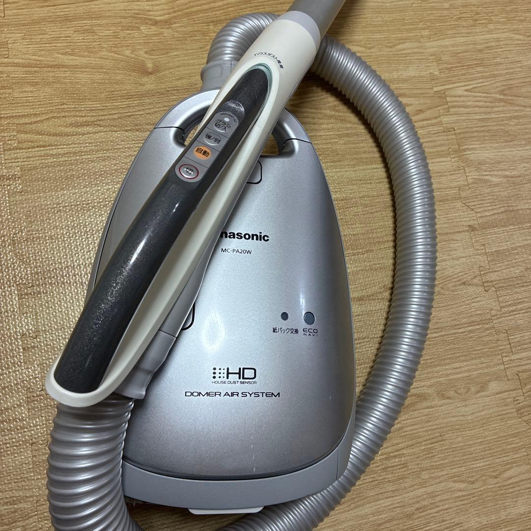 美品 【 Panasonic 掃除機 MC-PA20W 】 付属品付 紙パック式