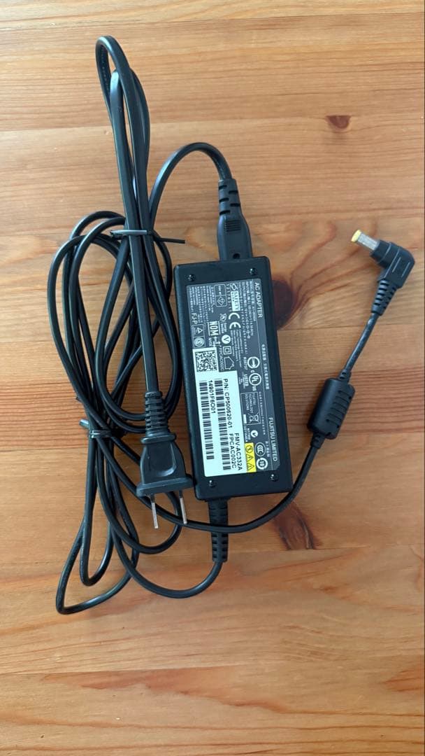 【商品名】 富士通 ノートパソコン AH77/S